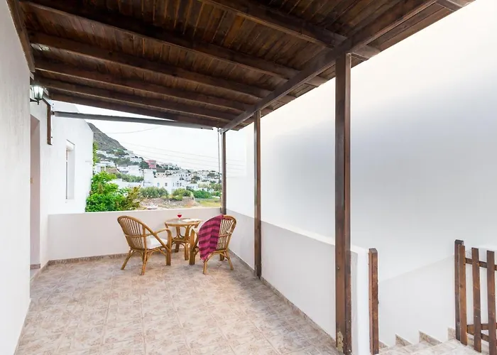 Bougainvillea Semesterbostad *